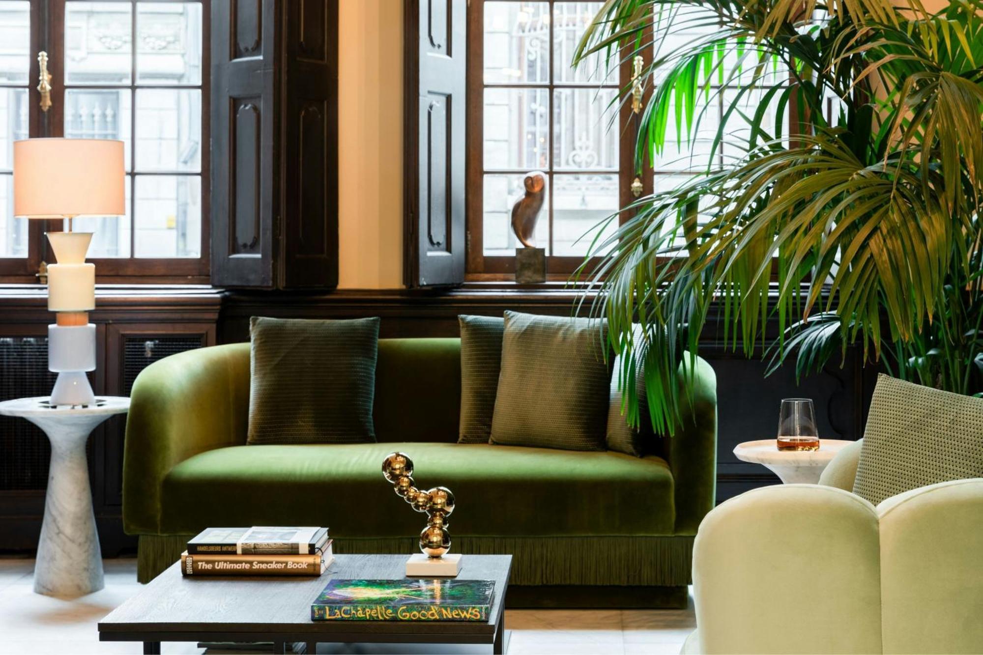 Sapphire House Antwerp, Autograph Collection By Marriott Hotel ภายนอก รูปภาพ The Green Sofa