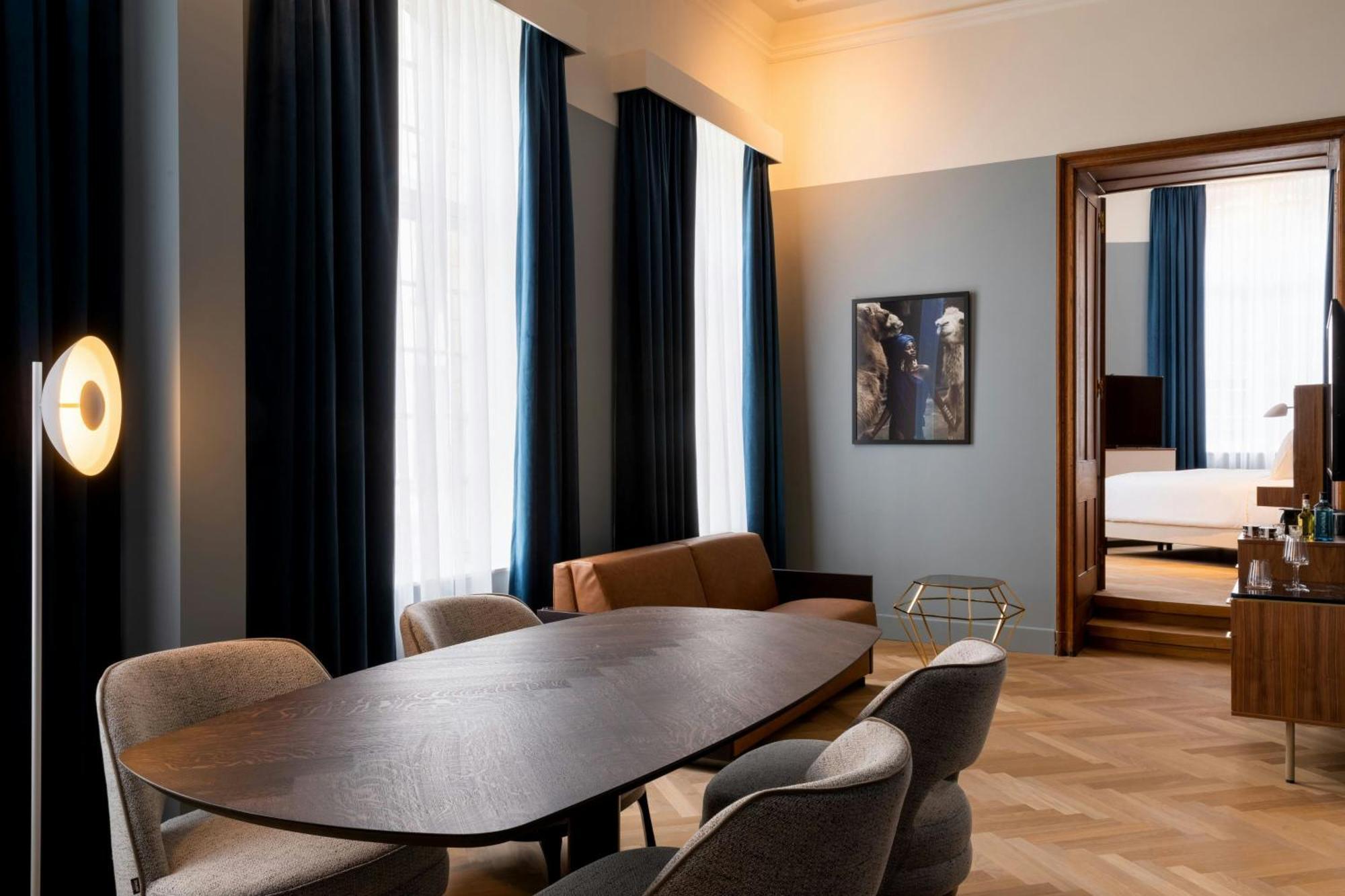 Sapphire House Antwerp, Autograph Collection By Marriott Hotel ภายนอก รูปภาพ The interior of a suite at the hotel